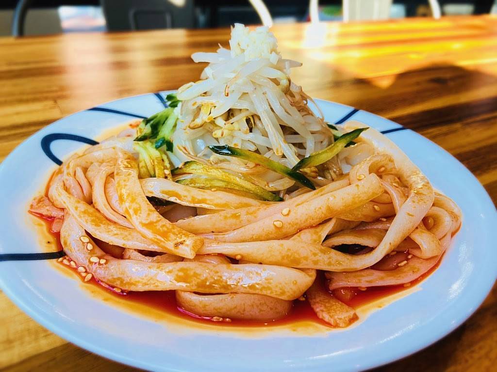 Domoishi赵家腊汁肉Asian food hall | restaurant | 201 E Middle Ln, Rockville, MD 20850, USA | 3016666658 OR +1 301-666-6658