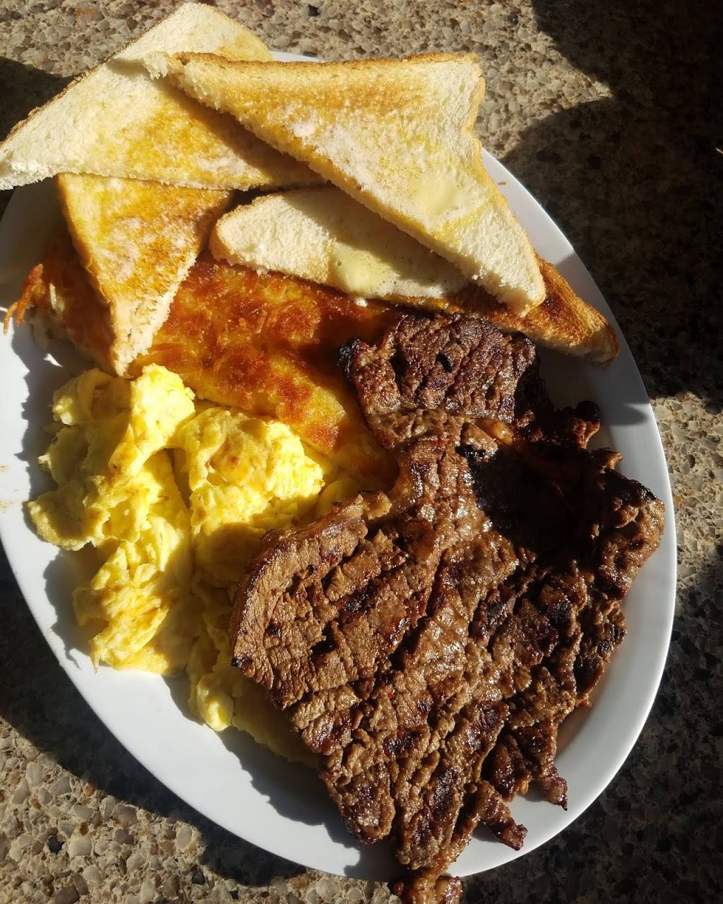 Tams Burgers | restaurant | 11816 Long Beach Blvd, Lynwood, CA 90262, USA | 3106373433 OR +1 310-637-3433