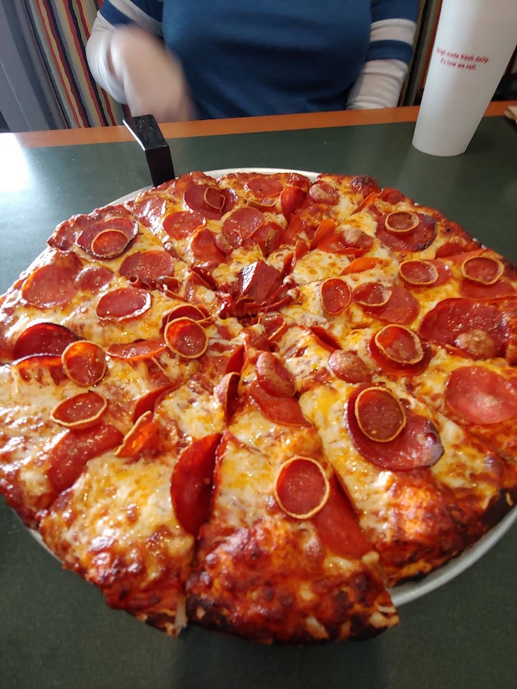 Round Table Pizza | meal delivery | 19750 Beach Blvd, Huntington Beach, CA 92648, USA | 7149639877 OR +1 714-963-9877
