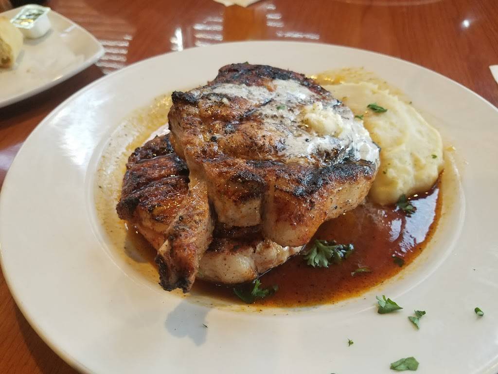 Malones Steak & Seafood | restaurant | 1258 Virginia Ave, Atlanta, GA 30344, USA | 4047625577 OR +1 404-762-5577