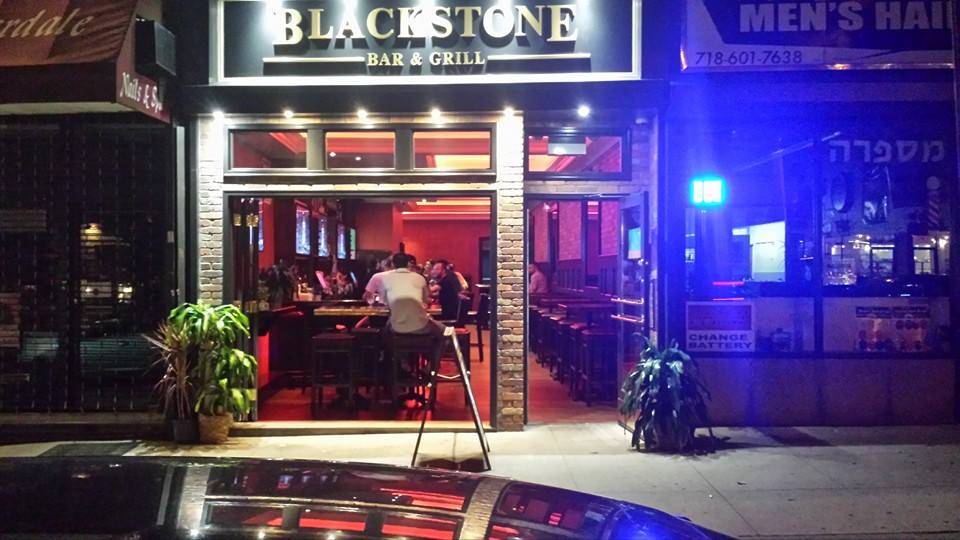 Blackstone Bar & Grill | restaurant | 3713 Riverdale Ave, Bronx, NY 10463, USA | 3473466004 OR +1 347-346-6004