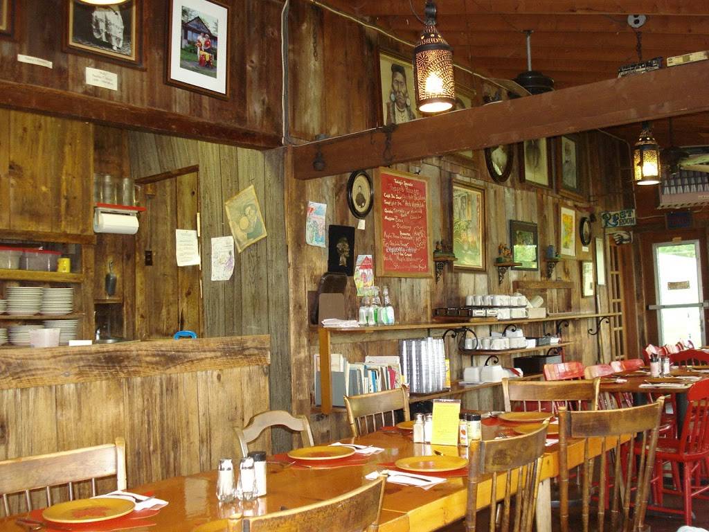 Pollys Pancake Parlor | restaurant | 672 NH-117, Sugar Hill, NH 03586, USA | 6038235575 OR +1 603-823-5575