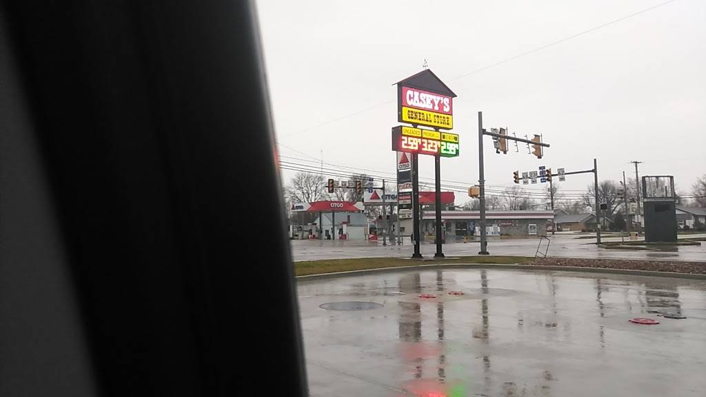 Caseys | meal takeaway | 4 S Main St, Dale, IN 47523, USA | 8129372503 OR +1 812-937-2503