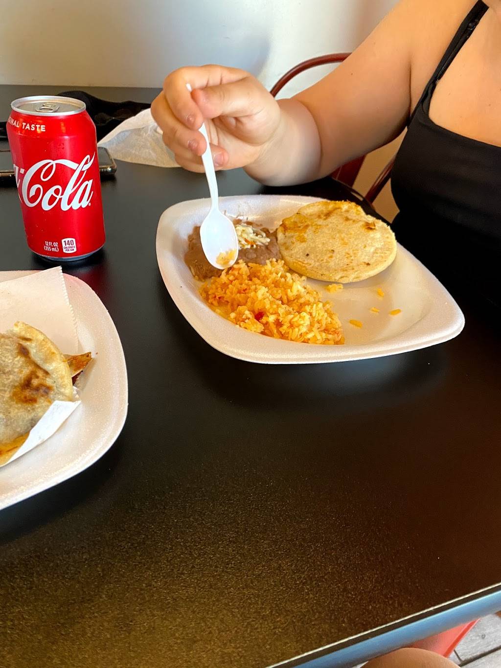 Gordillas | restaurant | 5734 S Pulaski Rd, Chicago, IL 60629, USA | 7734240347 OR +1 773-424-0347