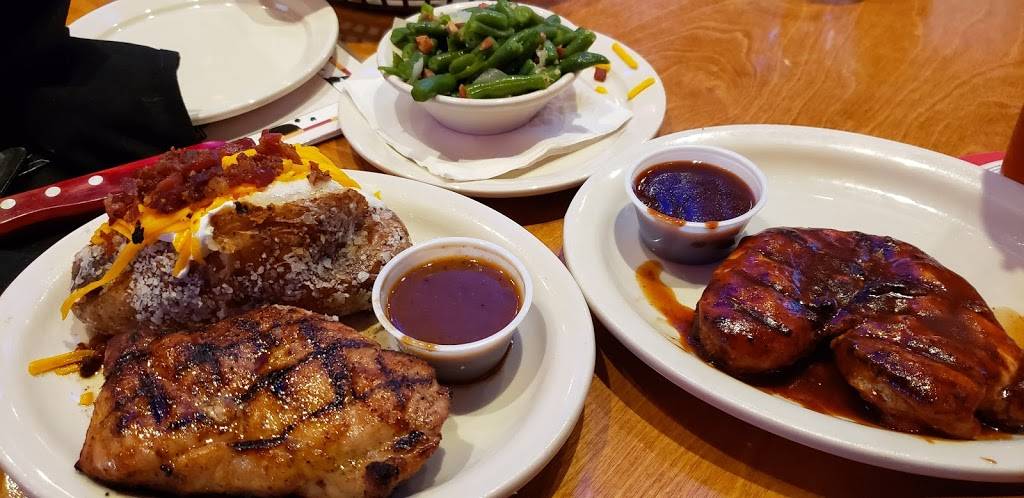 Texas Roadhouse | restaurant | 1600 Mexico Loop Rd E, OFallon, MO 63366, USA | 6369807207 OR +1 636-980-7207