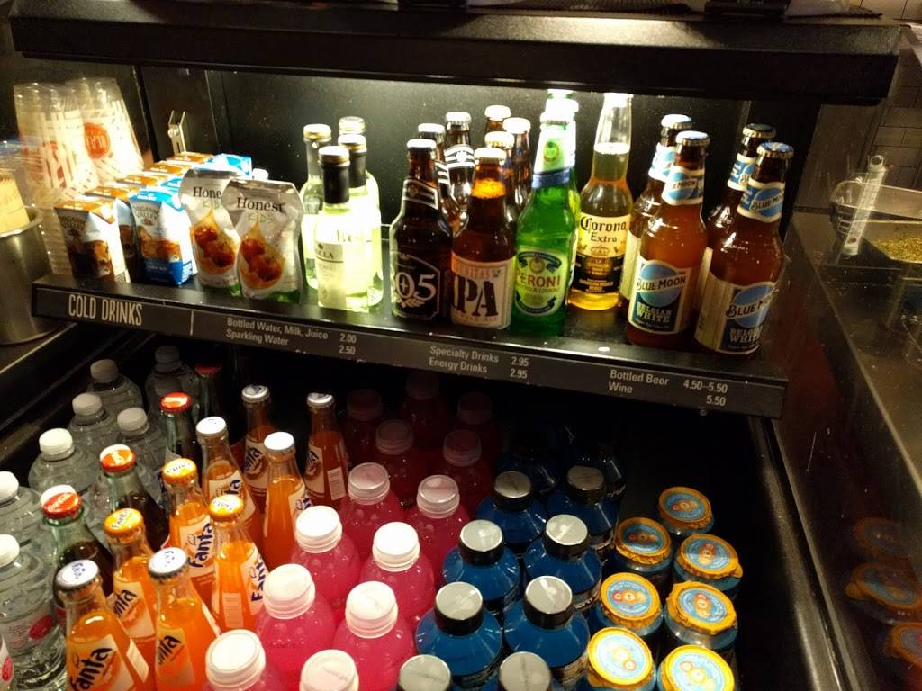 Blaze Pizza | meal takeaway | 990 Town Center Dr, La Cañada Flintridge, CA 91011, USA | 8184830535 OR +1 818-483-0535