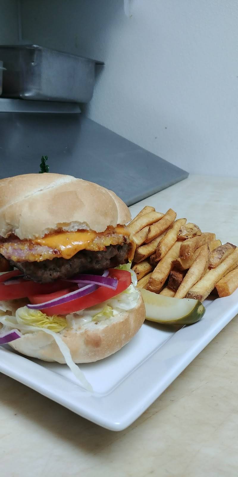 The Chill | restaurant | 373 Bridge St W #12, Waterloo, ON N2K 3K3, Canada | 5197466642 OR +1 519-746-6642