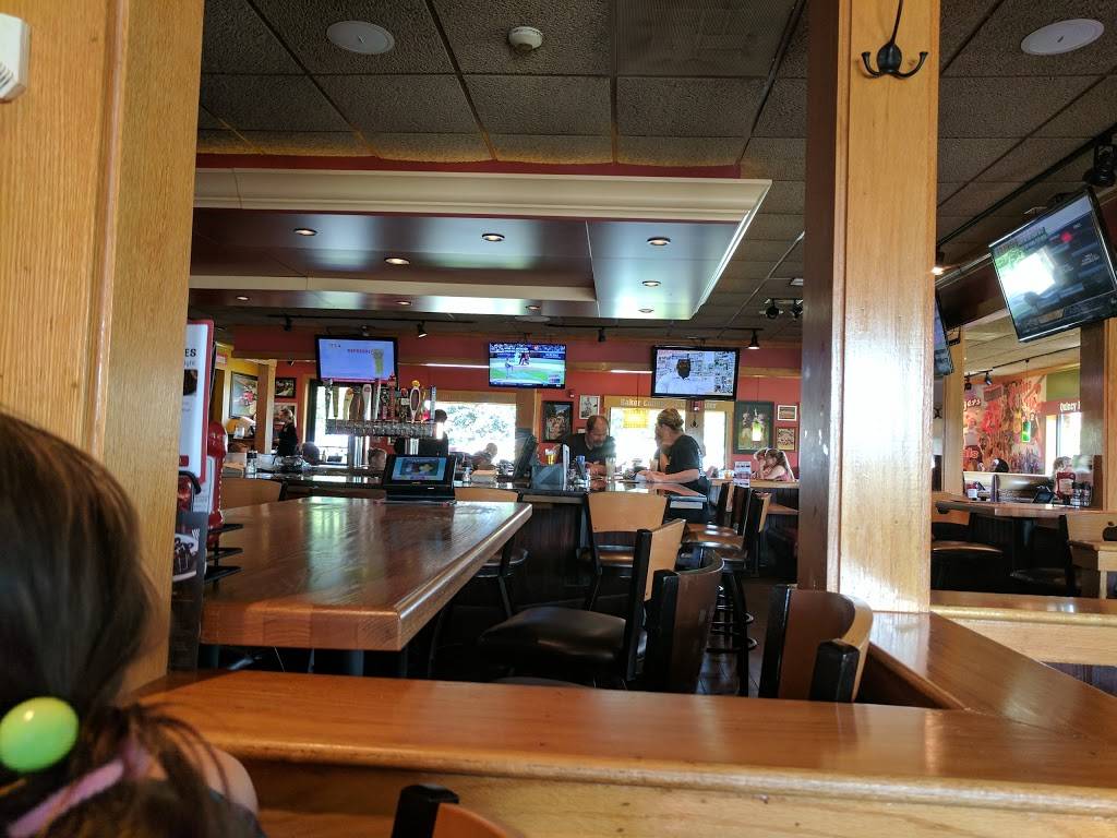 Applebees Grill + Bar | restaurant | 787 E Chicago St, Coldwater, MI 49036, USA | 5172781432 OR +1 517-278-1432