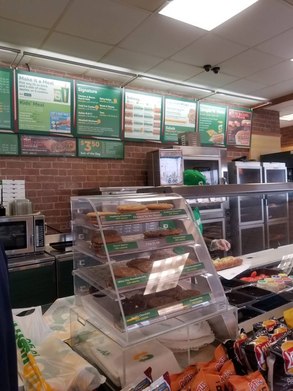Subway Restaurants | restaurant | 11115 AL-157, Moulton, AL 35650, USA | 2569744050 OR +1 256-974-4050