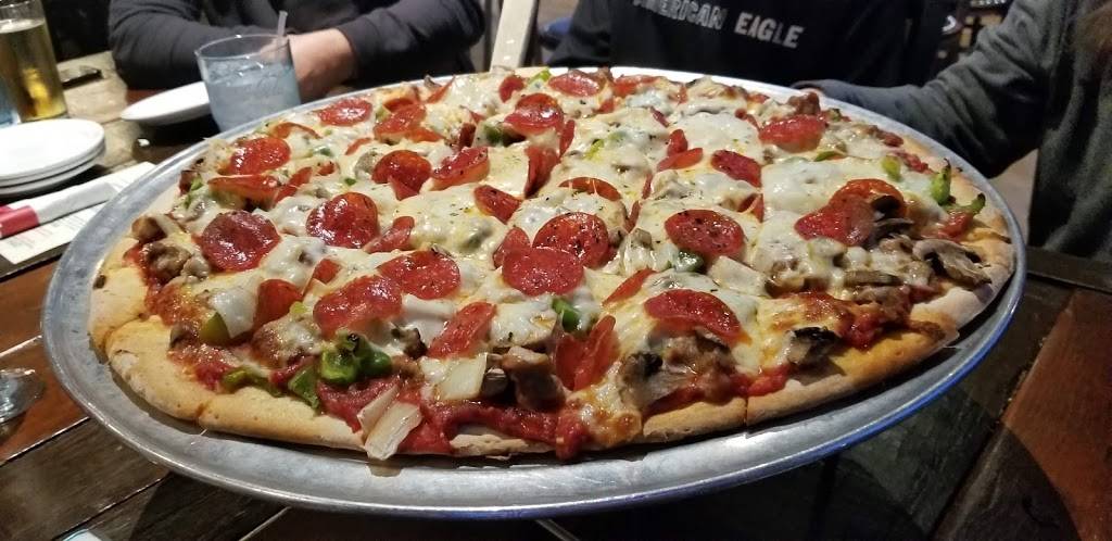 Paisans Pizzeria & Bar | restaurant | 2901 Ogden Ave, Lisle, IL 60532, USA | 6309224100 OR +1 630-922-4100