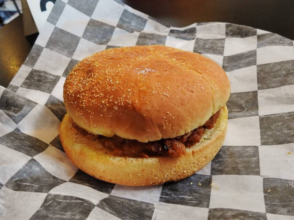 Classic Pizza | restaurant | 2461 M-88, Central Lake, MI 49622, USA | 2315445555 OR +1 231-544-5555