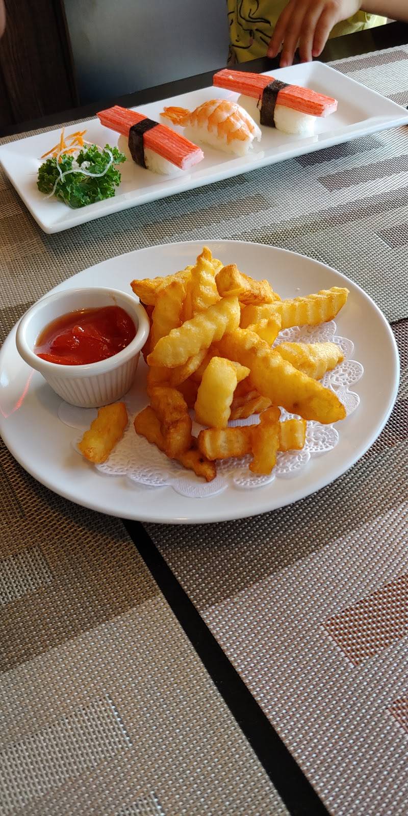 Dee Dees Thai n Sushi | restaurant | 2470 Sheridan St, Hollywood, FL 33020, USA | 7542011195 OR +1 754-201-1195