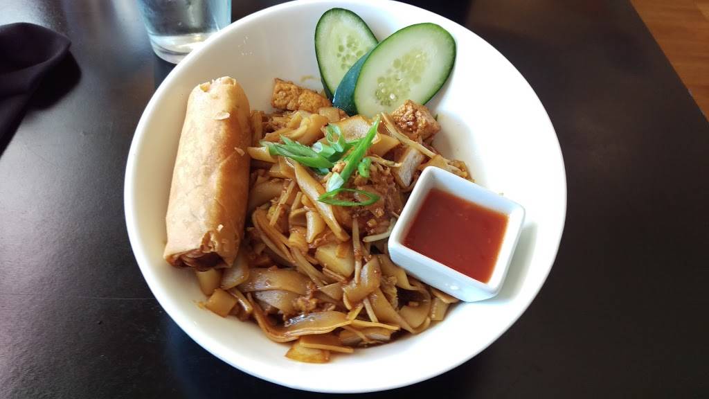 Yellow Ginger Asian Kitchen | restaurant | 2100 Poinsett Hwy, Greenville, SC 29609, USA | 8646057551 OR +1 864-605-7551