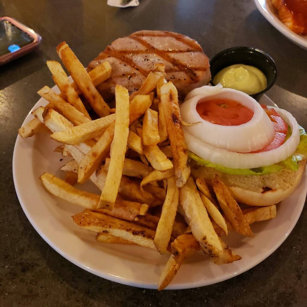 Bobs Seafood | restaurant | 901 Roosevelt Trail, Windham, ME 04062, USA | 2078932882 OR +1 207-893-2882