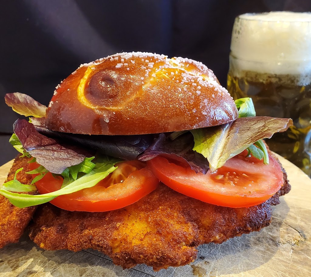 The Lübecker | restaurant | 222 W 12th St, Cincinnati, OH 45202, USA | 5132049631 OR +1 513-204-9631