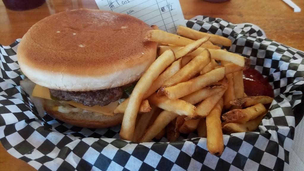 BurgerLand | restaurant | 802 E Pridemore Dr, Lincoln, AR 72744, USA | 4798243724 OR +1 479-824-3724