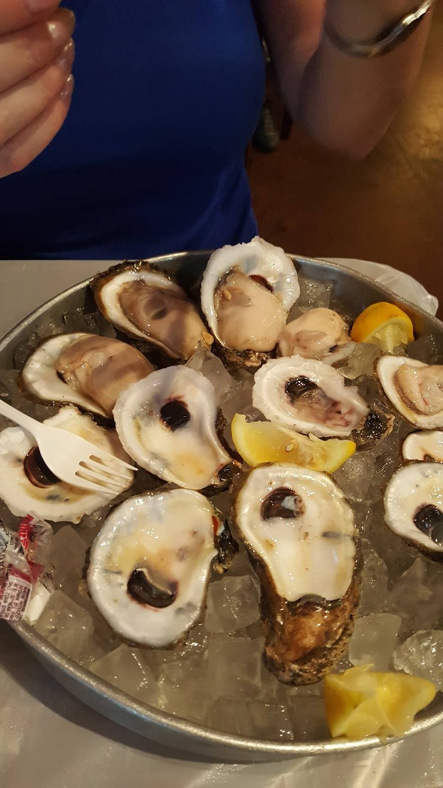 Hot N Juicy Crawfish | restaurant | 6751 N Sunset Blvd Suite E101, Glendale, AZ 85305, USA | 6238722984 OR +1 623-872-2984