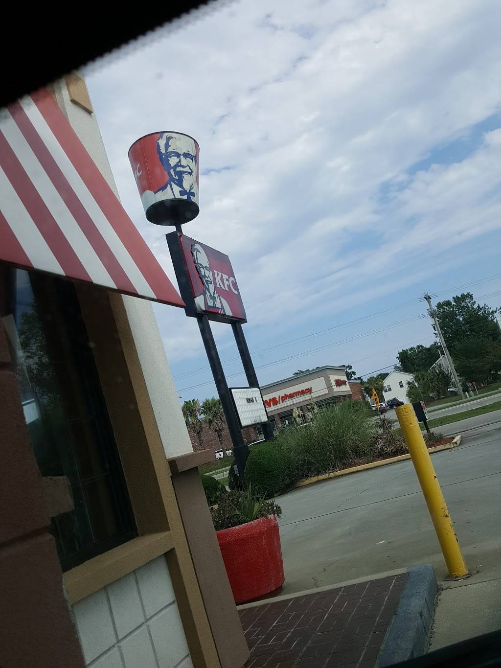 KFC | meal takeaway | 504 US-17 BUS, Surfside Beach, SC 29577, USA | 8432388864 OR +1 843-238-8864