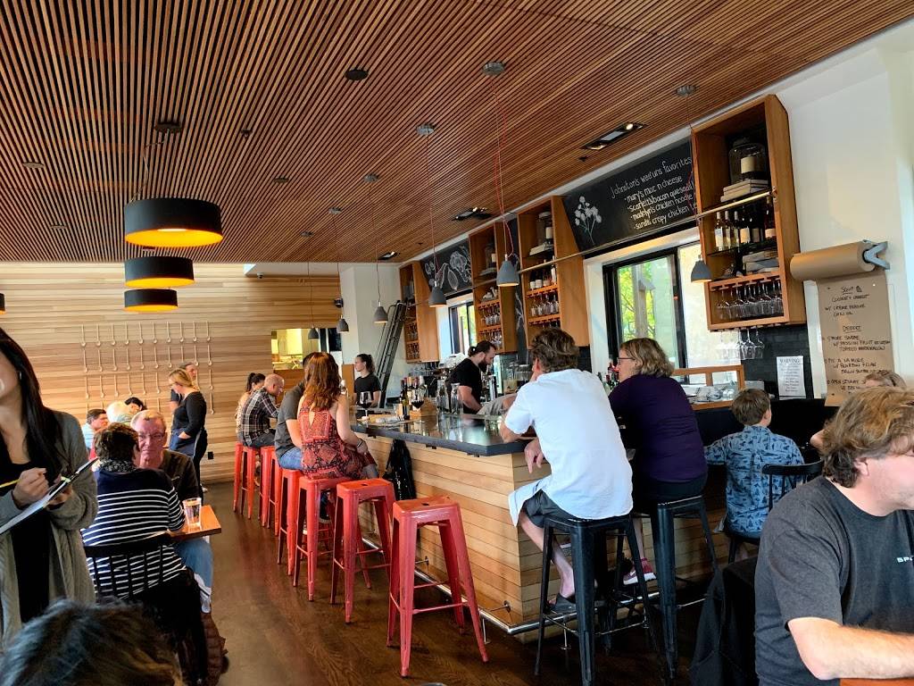 Johnstons Saltbox | restaurant | 1696 Laurel St, San Carlos, CA 94070, USA | 6505927258 OR +1 650-592-7258