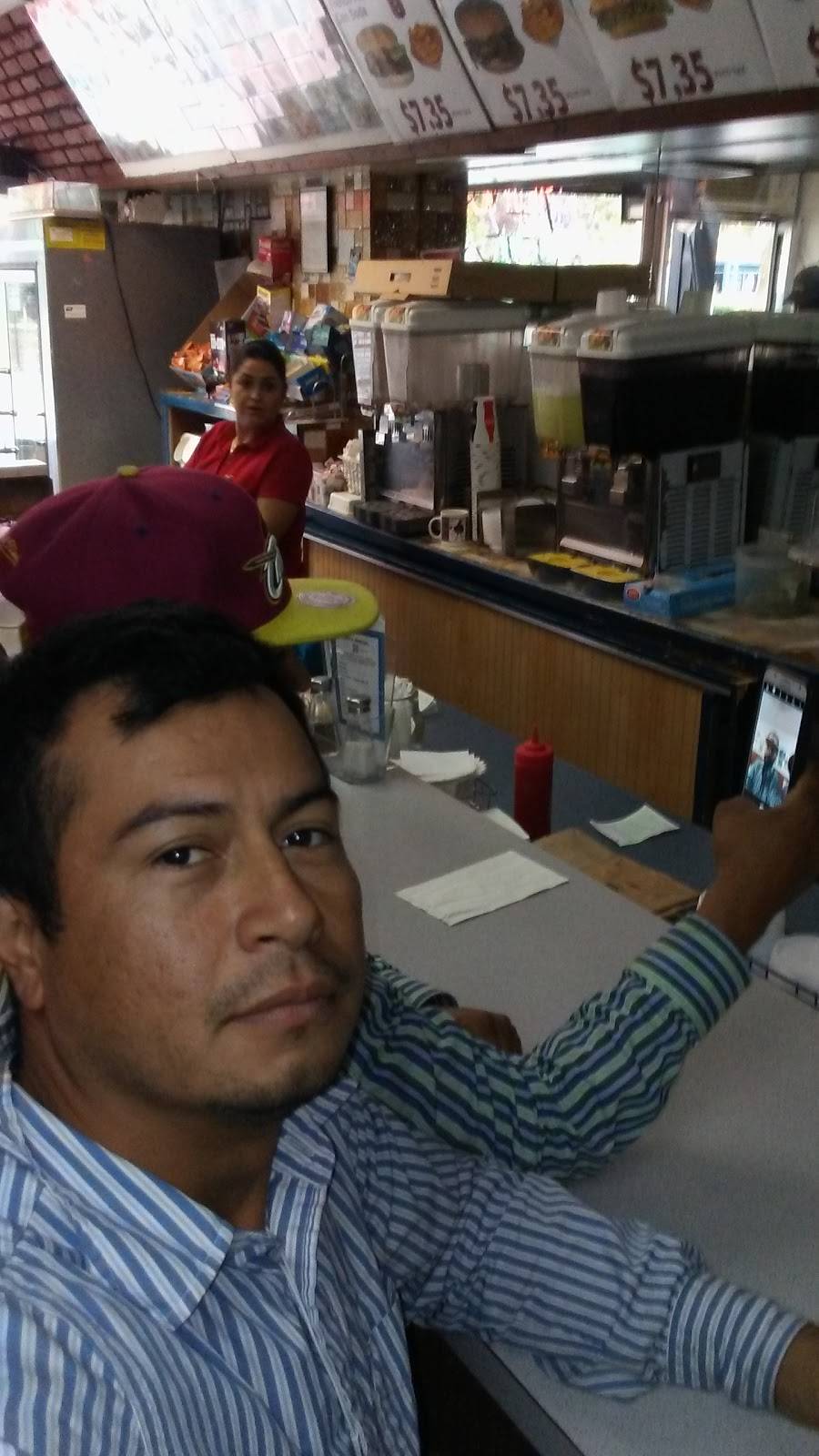 Willies Coffee Shop | cafe | 809 Middle Neck Rd, Great Neck, NY 11024, USA | 5168292193 OR +1 516-829-2193