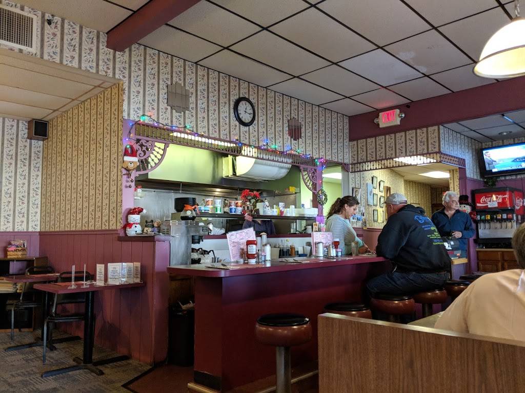 Maddies | restaurant | 395 Main St, East Hartford, CT 06118, USA | 8605697339 OR +1 860-569-7339