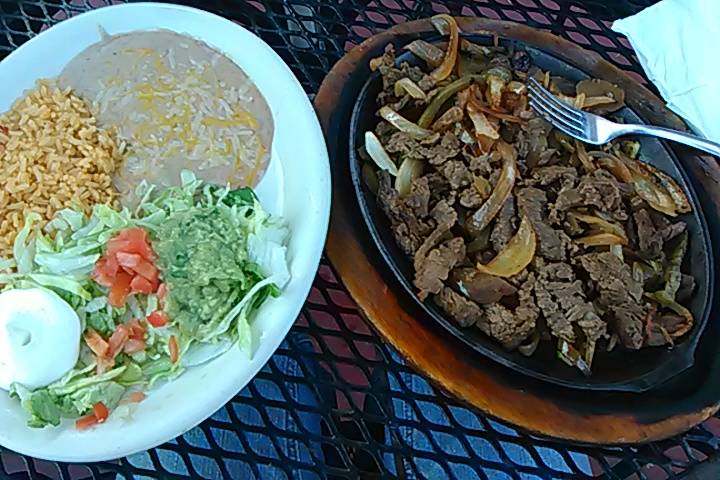 Pepes Mexican Restaurant | restaurant | 440 Connector Rd, Georgetown, KY 40324, USA | 5028680060 OR +1 502-868-0060