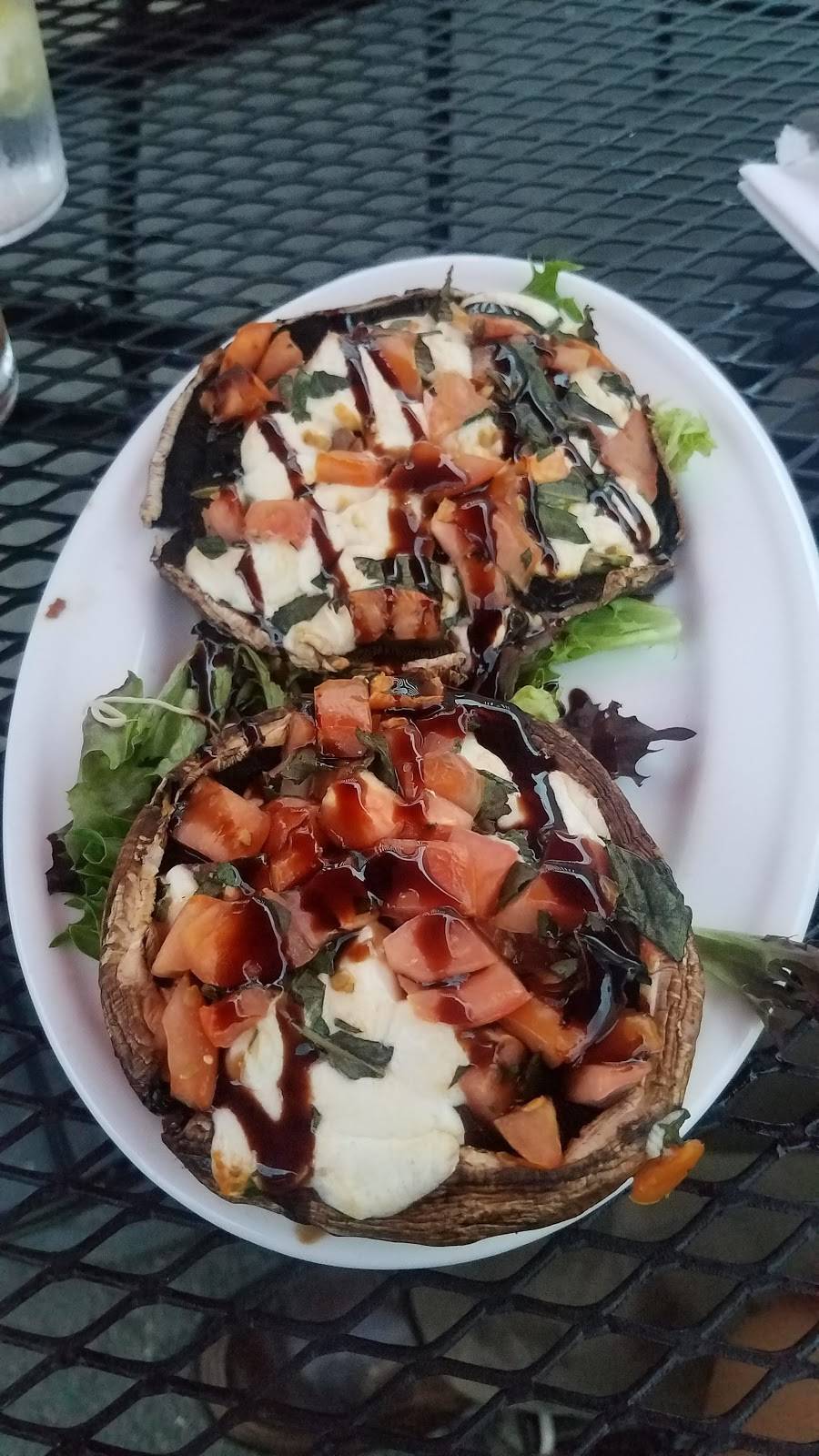 The GazBar | restaurant | 1045 Central St, Leominster, MA 01453, USA | 9785346600 OR +1 978-534-6600