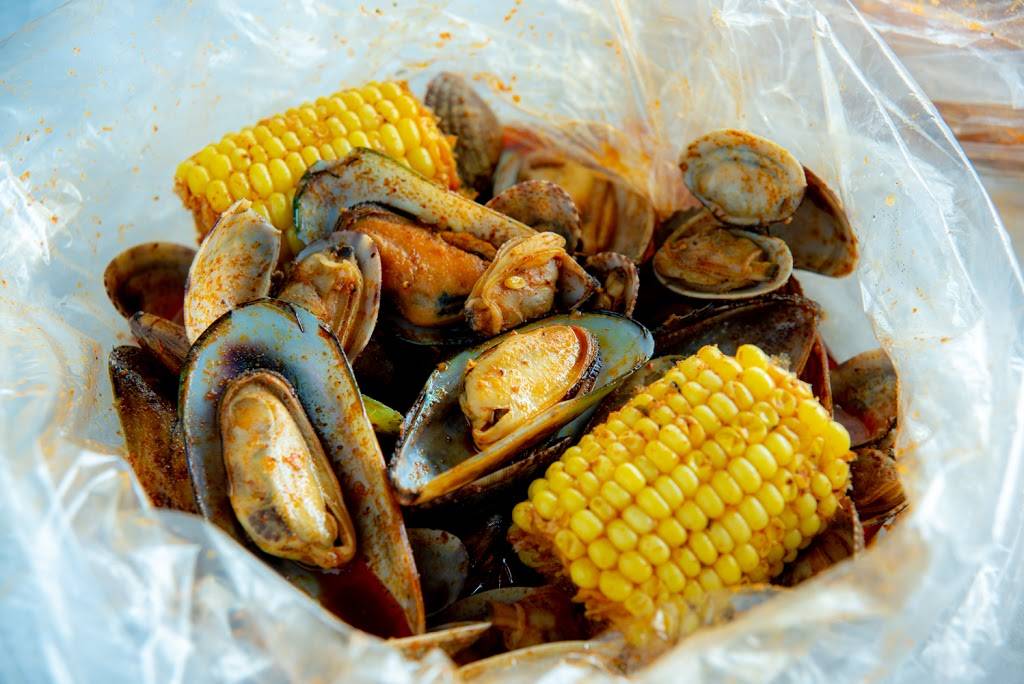 The Shake Seafood | restaurant | 2141 Cottman Ave unit d, Philadelphia, PA 19149, USA | 2154371536 OR +1 215-437-1536