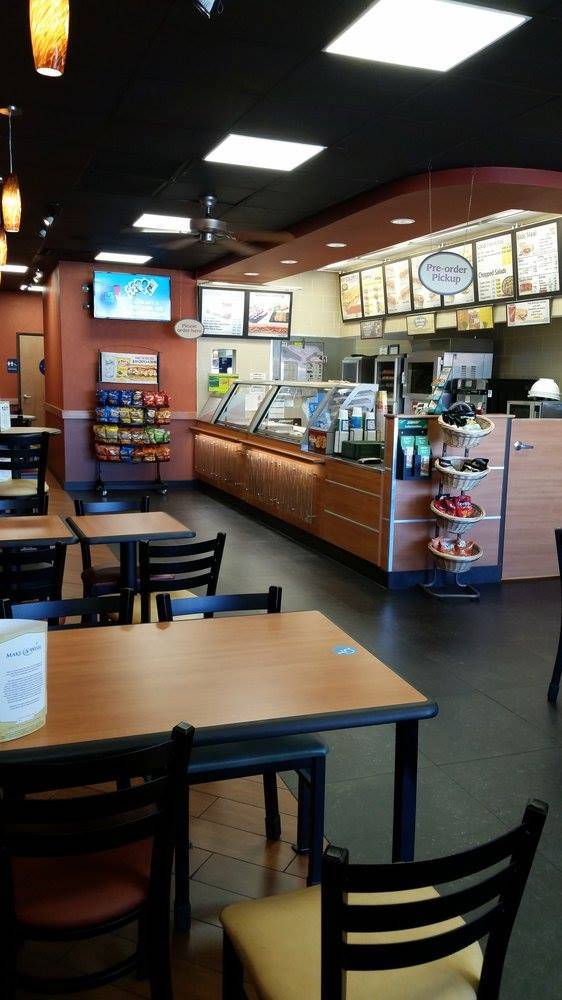 Subway Restaurants | restaurant | 8672 Lindley Ave, Northridge, CA 91325, USA | 8188826200 OR +1 818-882-6200