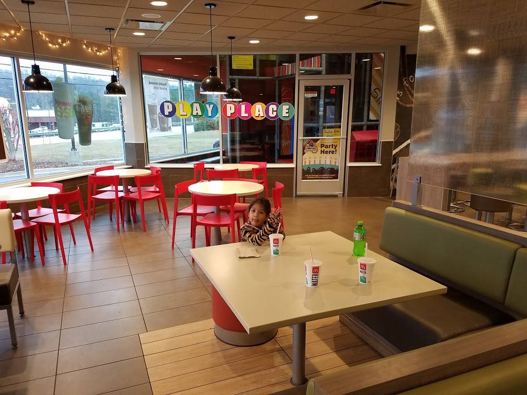 McDonalds | cafe | 2640 Valleydale Rd, Birmingham, AL 35244, USA | 2054087448 OR +1 205-408-7448