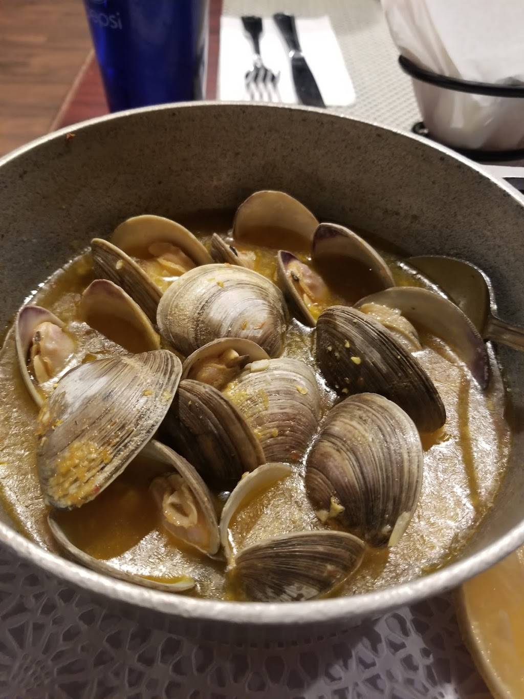 Top Shelf Bar & Grill | restaurant | 1825 Acushnet Ave, New Bedford, MA 02746, USA | 7742022071 OR +1 774-202-2071