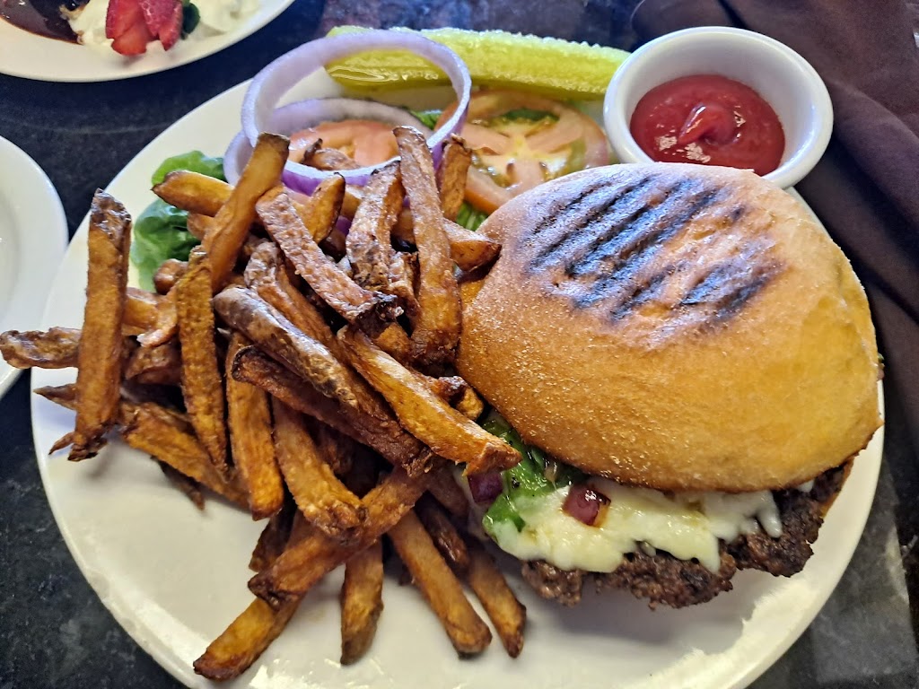 The Griffin Grill | restaurant | 1906 E Griffin Pkwy, Mission, TX 78572, USA | 9566007183 OR +1 956-600-7183