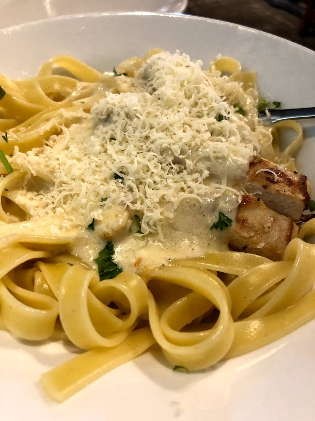 Olive Garden Italian Restaurant | meal takeaway | 16151 Ford Rd, Dearborn, MI 48126, USA | 3132406100 OR +1 313-240-6100