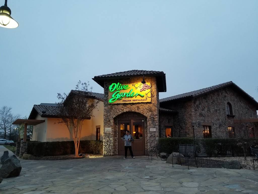 Olive Garden Italian Restaurant | meal takeaway | 45970 Waterview Plaza, Sterling, VA 20166, USA | 5714340713 OR +1 571-434-0713