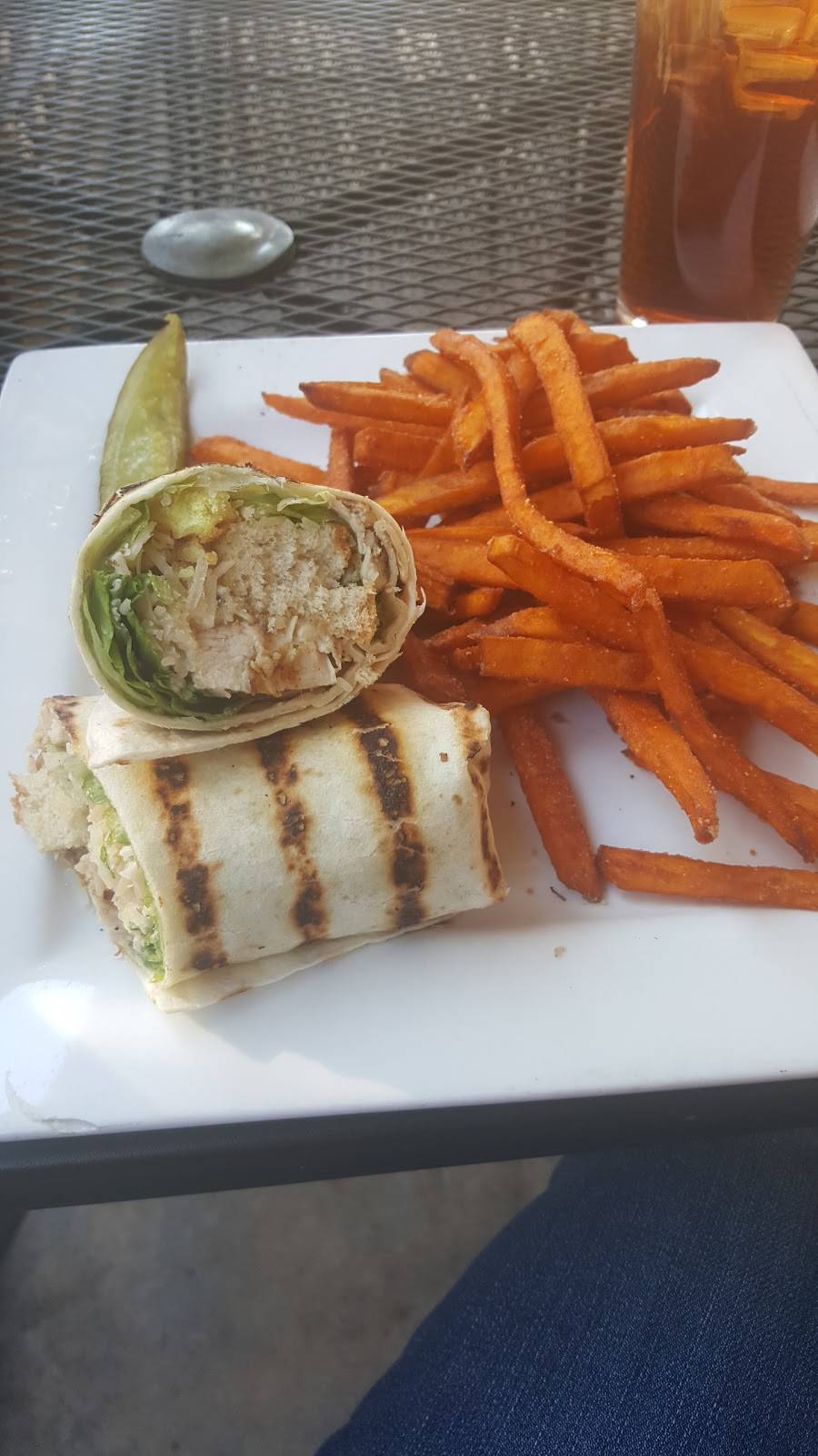 Henrys Restaurant & Bar | restaurant | 2865 Devine St, Columbia, SC 29205, USA | 8037084705 OR +1 803-708-4705