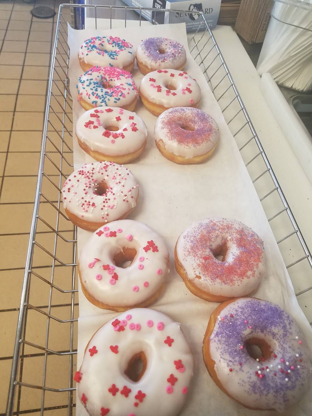 Dunkin | cafe | 707 Rockland Rd, Lake Bluff, IL 60044, USA | 2247066933 OR +1 224-706-6933