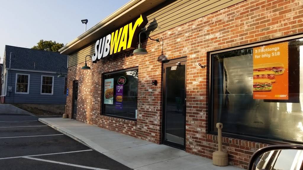 Subway | restaurant | 514 Main St, Springvale, ME 04083, USA | 2074906606 OR +1 207-490-6606
