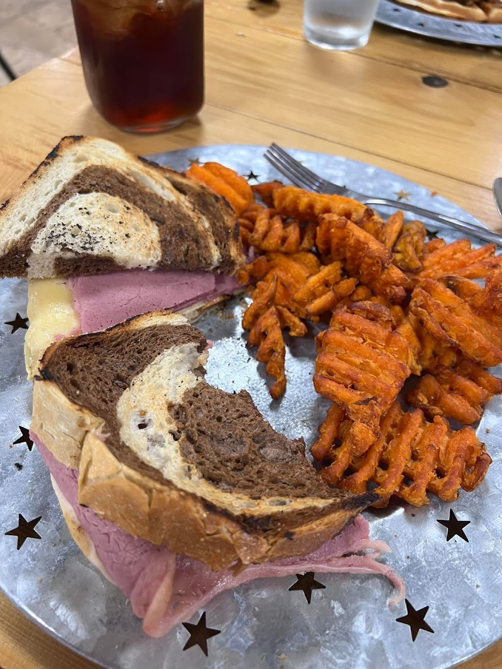 Travelers Roadhouse | restaurant | 492 Pinnacle Ave, Pineville, WV 24874, United States | 3042020266 OR +1 304-202-0266