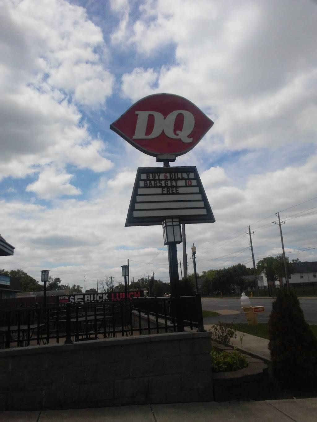 Dairy Queen Grill & Chill | restaurant | 4815 N Franklin Rd, Lawrence, IN 46226, USA | 3175451710 OR +1 317-545-1710