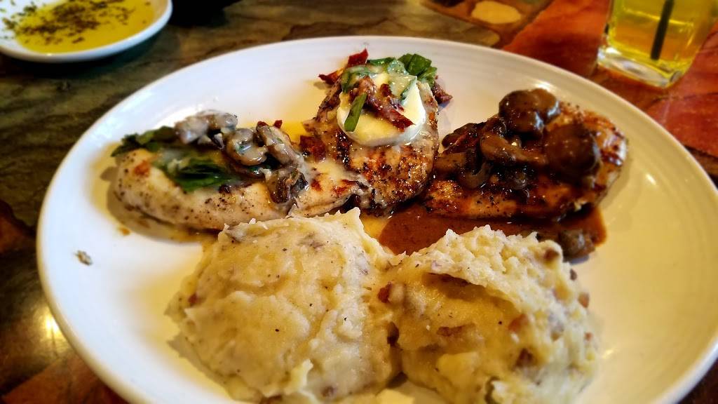 Carrabbas Italian Grill | restaurant | 210 W Day Rd, Mishawaka, IN 46545, USA | 5742479460 OR +1 574-247-9460