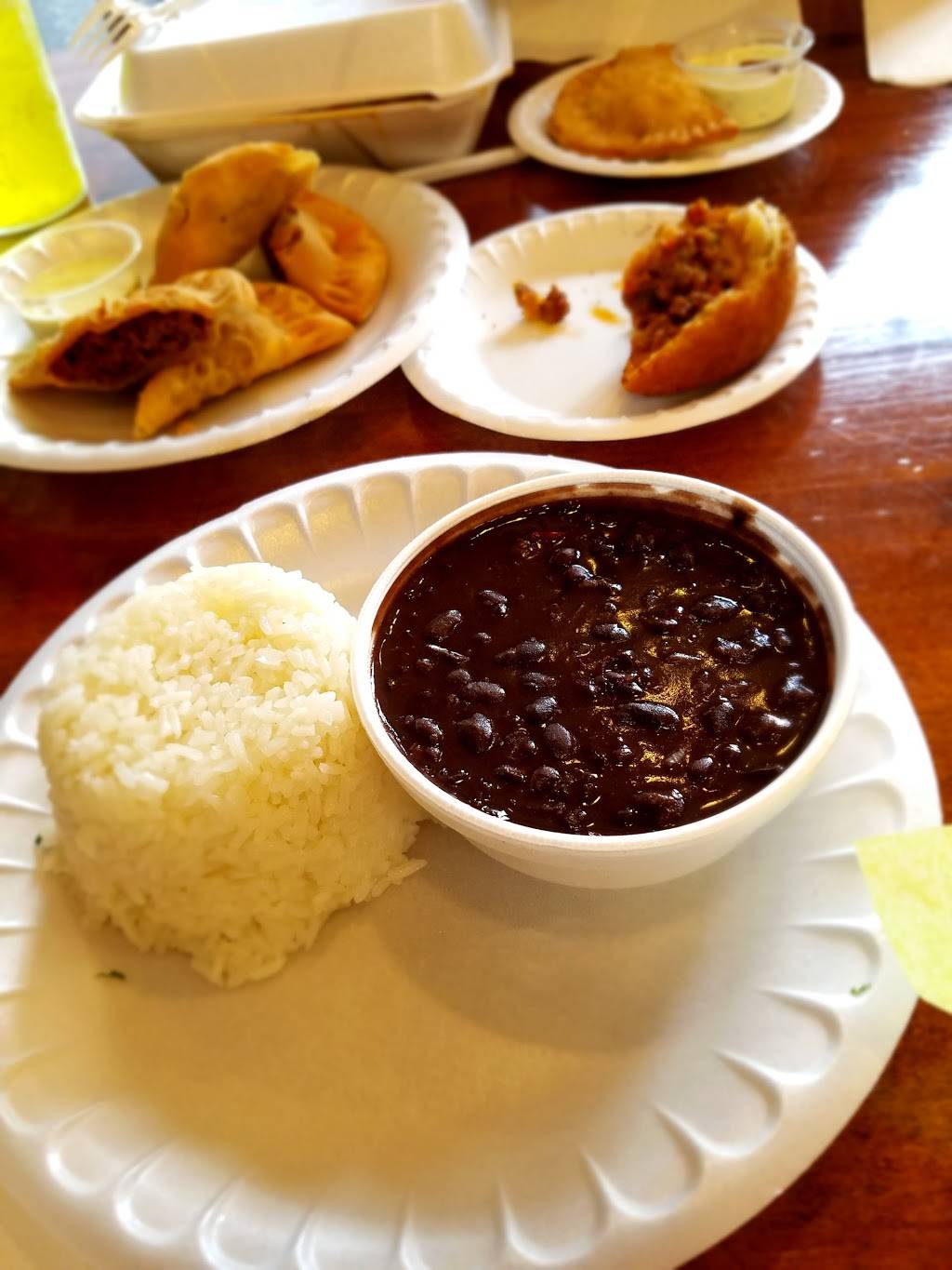 Cuban Express | restaurant | 628 W Lancaster Blvd, Lancaster, CA 93534, USA | 6617230005 OR +1 661-723-0005