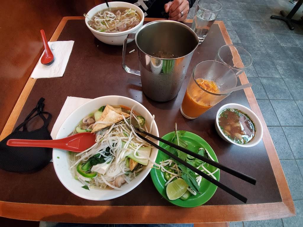 Pho Van 82nd | restaurant | 1919 SE 82nd Ave, Portland, OR 97216, USA | 5037885244 OR +1 503-788-5244
