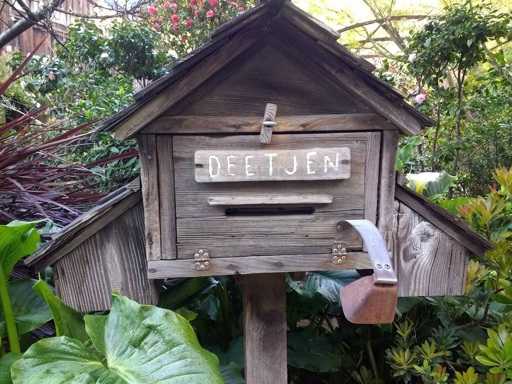 Deetjens Restaurant | restaurant | 48865 CA-1, Big Sur, CA 93920, USA | 8316672378 OR +1 831-667-2378