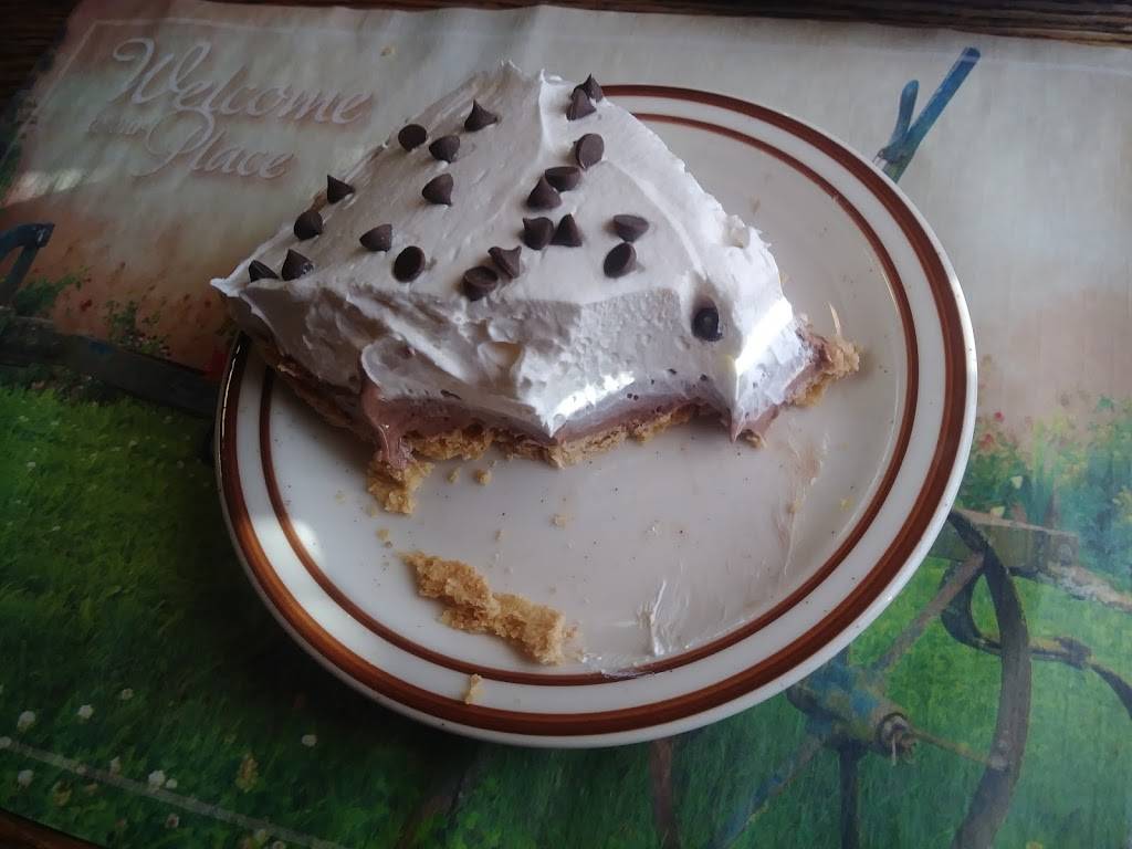 Hen House Family Restaurant | restaurant | 74 interstate Route 74, Champaign, IL 61822, USA | 2175863114 OR +1 217-586-3114