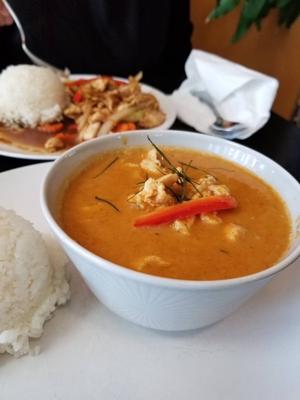 Siriwan Thai Restaurant | restaurant | 4161, 736 Cloverly St, Silver Spring, MD 20905, USA | 3018792225 OR +1 301-879-2225