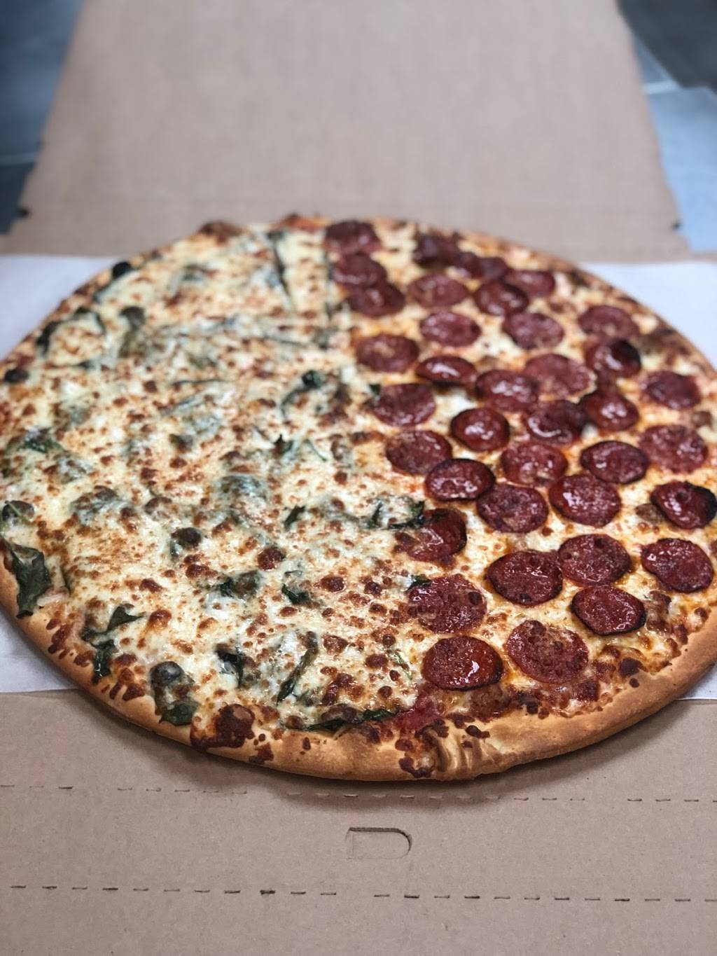 Nancys Pizza | restaurant | 2616 Ogden Ave, Aurora, IL 60504, USA | 6305859600 OR +1 630-585-9600