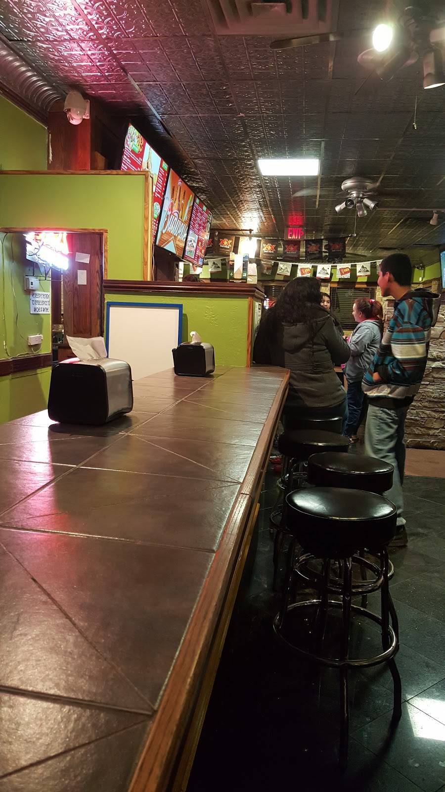 Long Wongs AZ Famous Wings | restaurant | 7415 W Thomas Rd, Phoenix, AZ 85033, USA | 6232475310 OR +1 623-247-5310