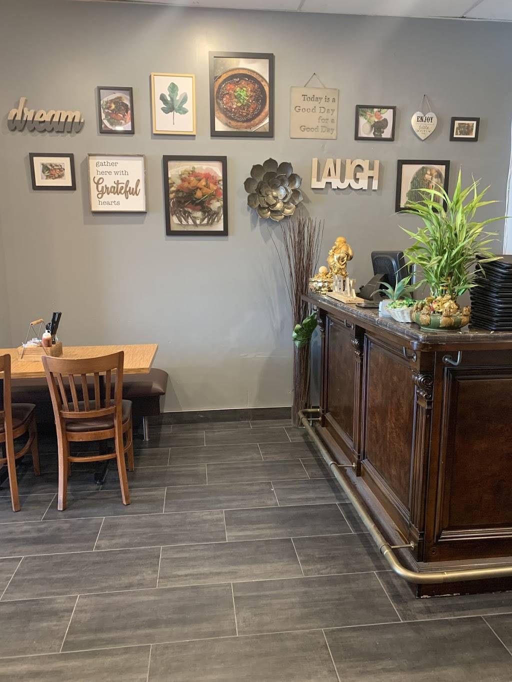 Pho Soho | restaurant | 925 Rathburn Rd E, Mississauga, ON L4W 4C3, Canada | 9058972888 OR +1 905-897-2888