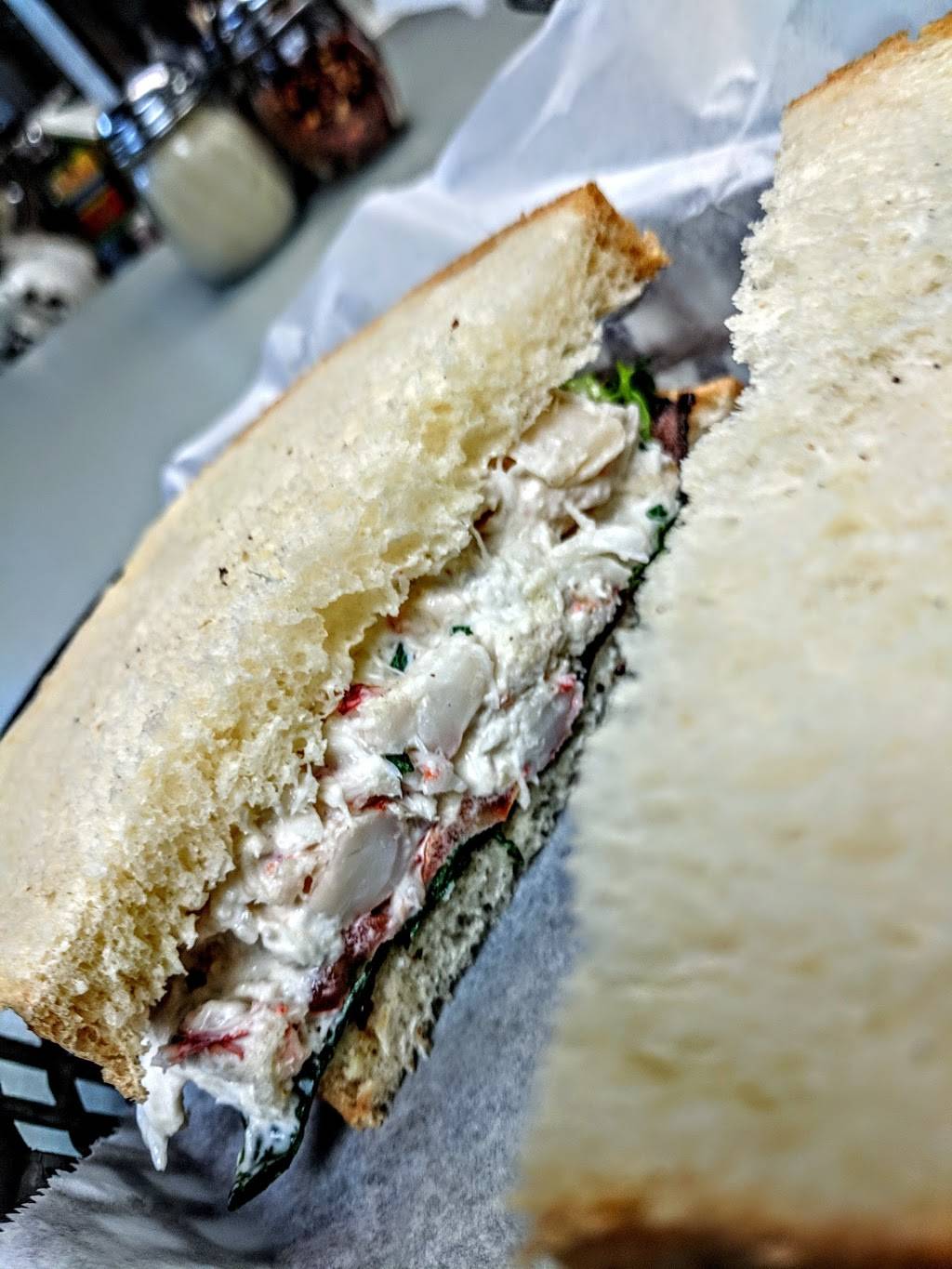 The Friendly | restaurant | 4592 30th St, San Diego, CA 92116, USA | 6198927840 OR +1 619-892-7840