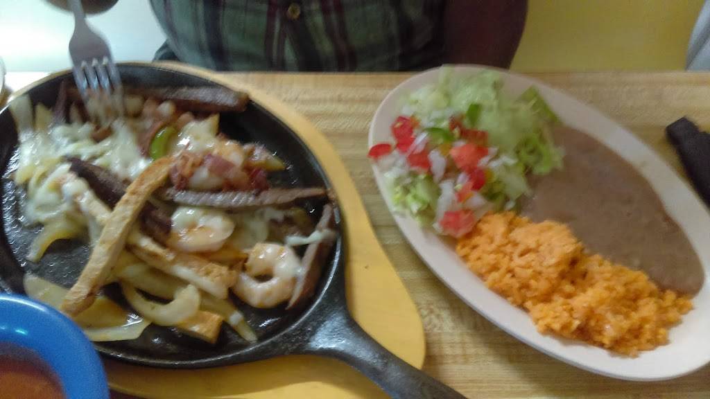 MKZ Mexican Grill | restaurant | 145 Lyon St, Notasulga, AL 36866, USA | 3342571019 OR +1 334-257-1019